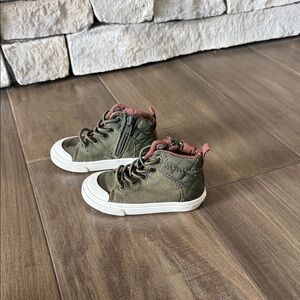 Old Navy Olive Quilted Toddler Sneakers